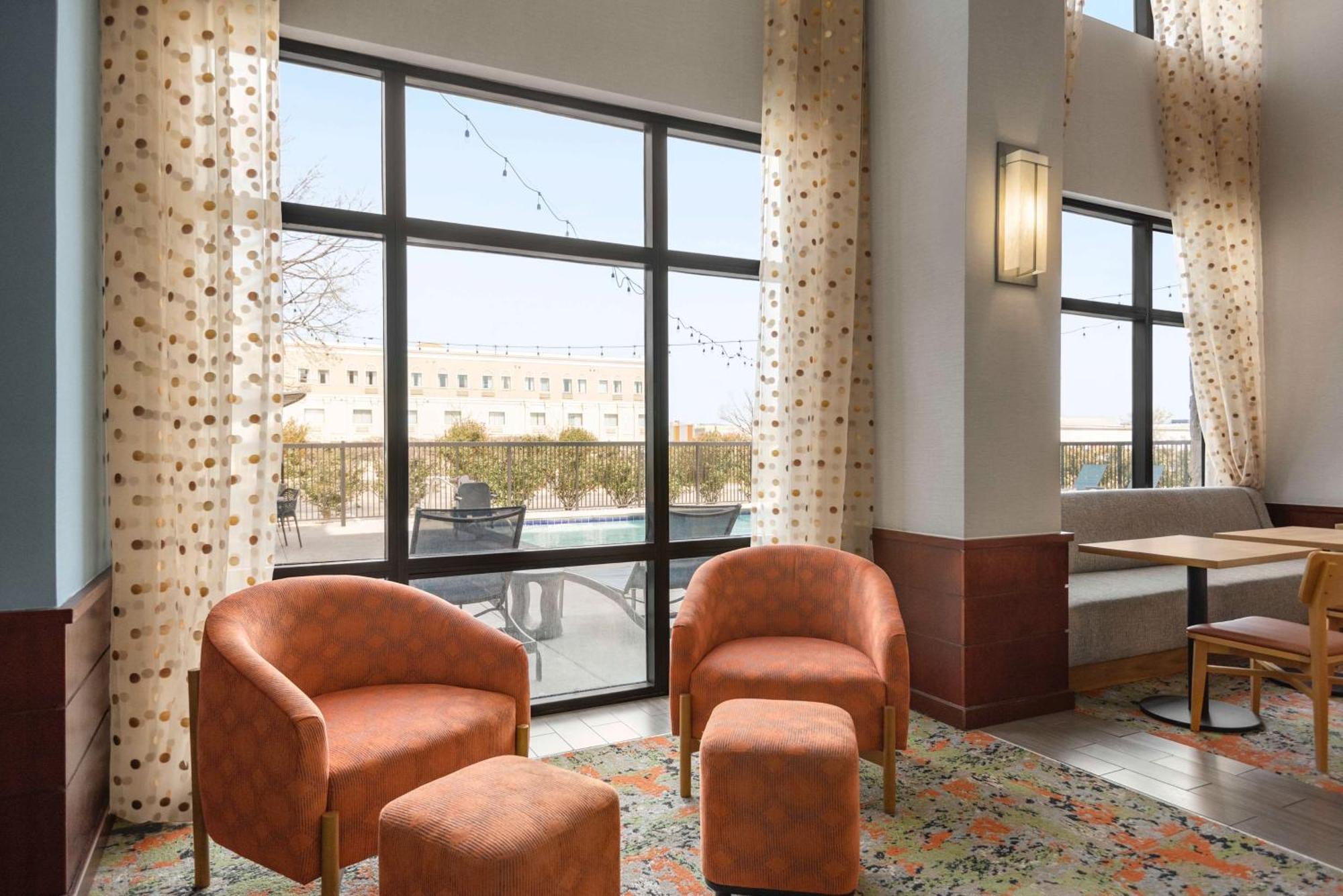 Hampton Inn & Suites Сан Маркос Екстериор снимка