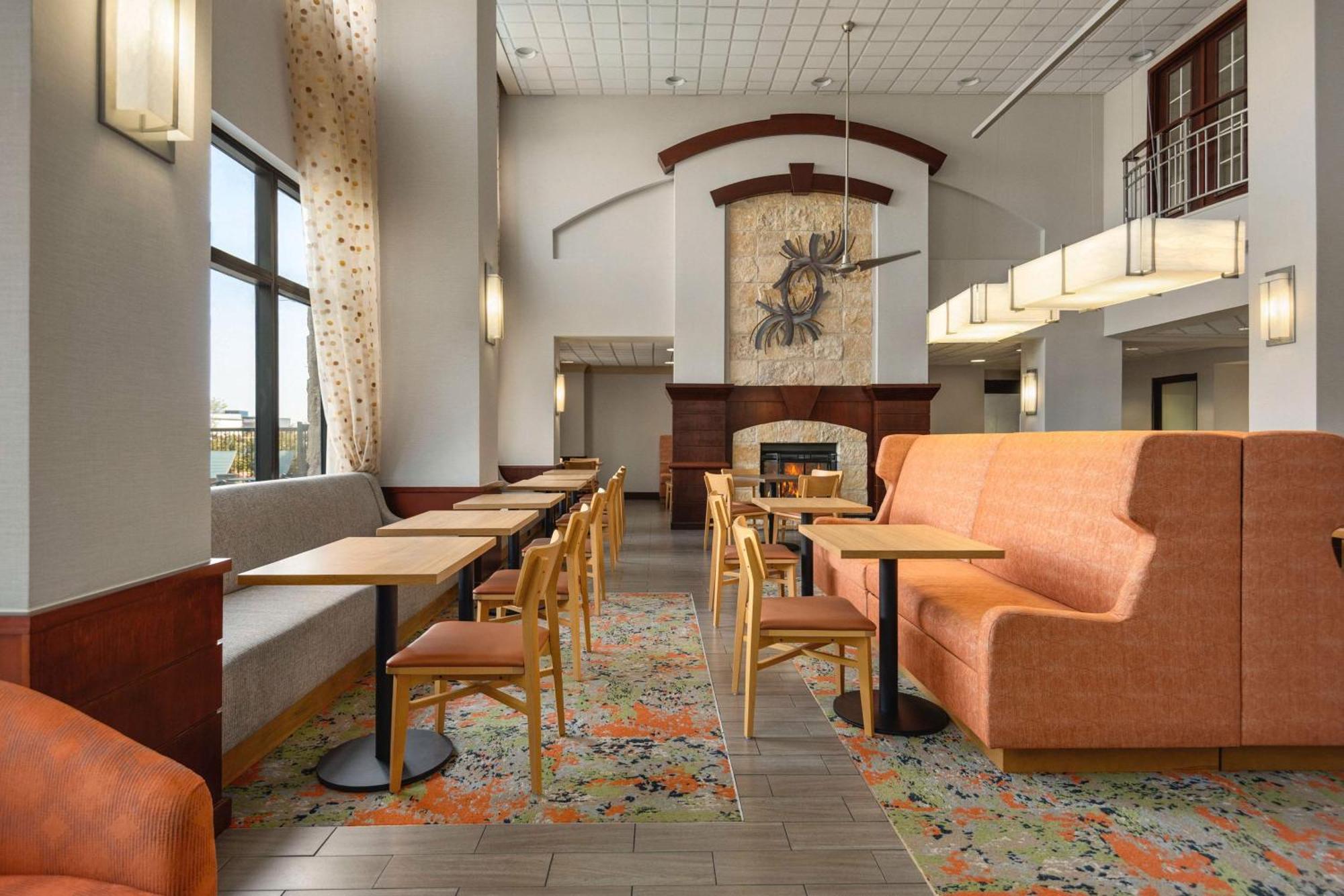 Hampton Inn & Suites Сан Маркос Екстериор снимка